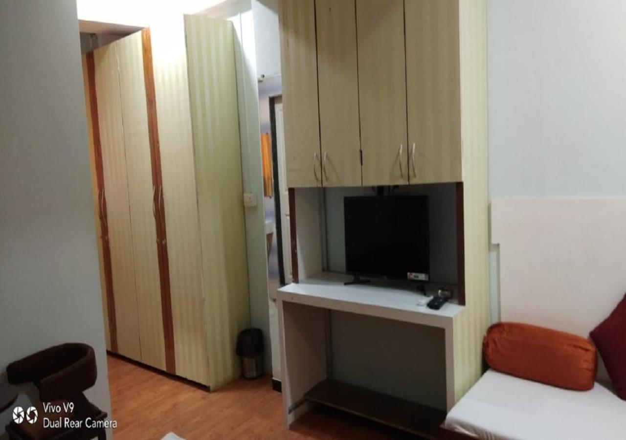 Hotel Shubham Vile Parle - Mumbai — Photos 1